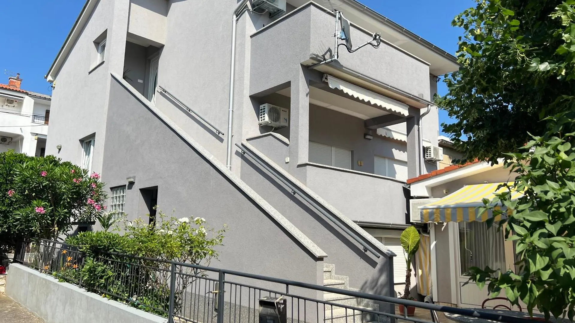 סלצה Apartments Komadina