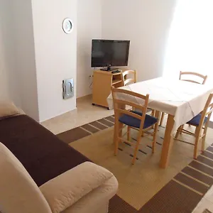 Apartment Petricevic 2, Selce