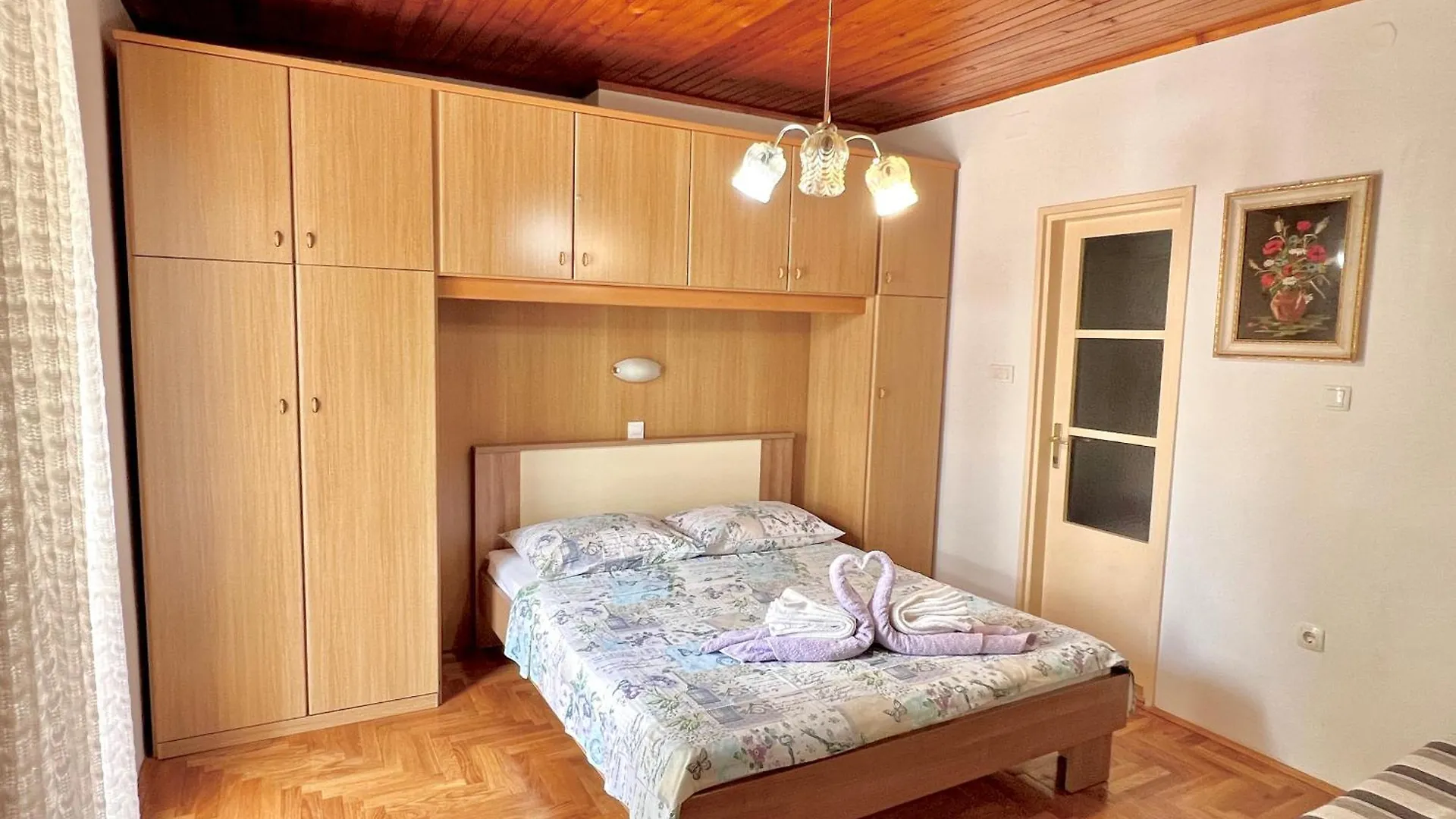 Apartments Komadina Selce